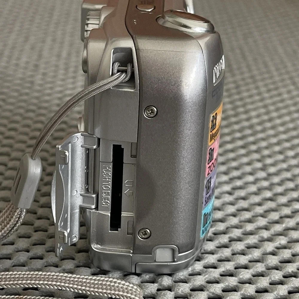 Nikon COOLPIX 3200 3.2MP Digital Camera - Silver Photography Street Nature Image